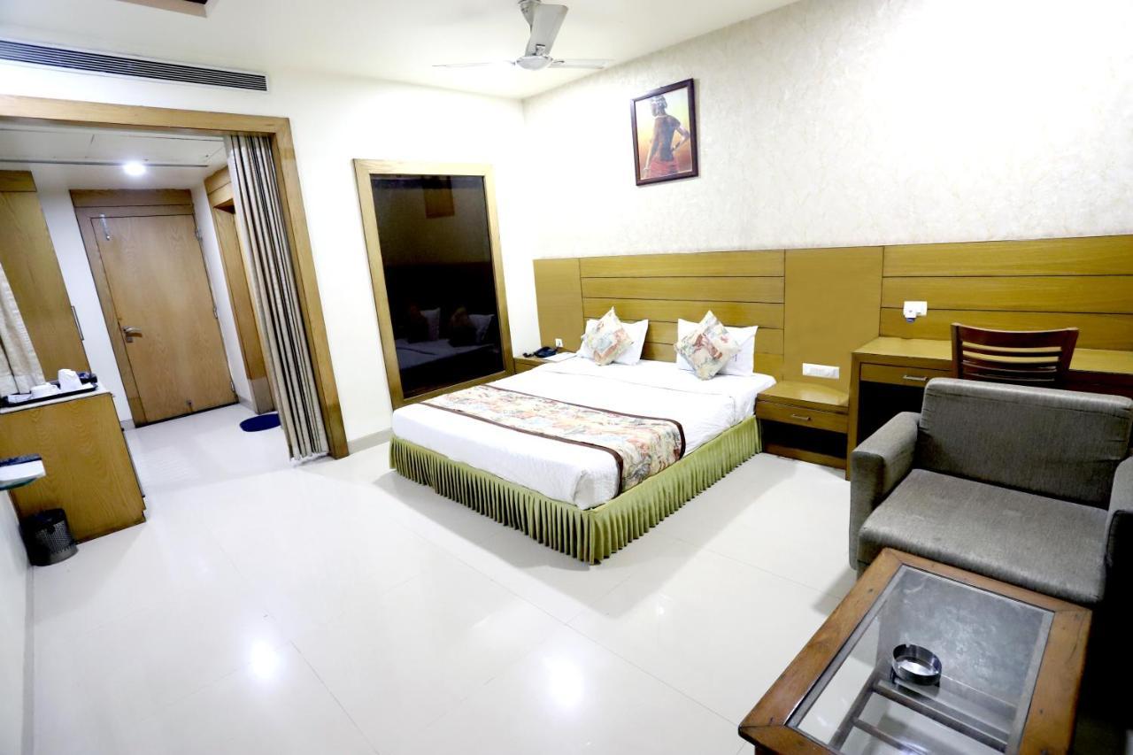 Hotel Blue Pearl Bhopal Exterior photo