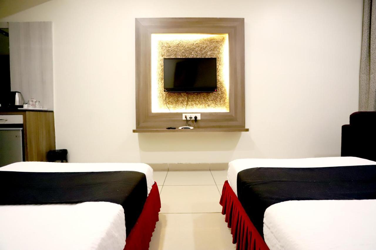 Hotel Blue Pearl Bhopal Exterior photo