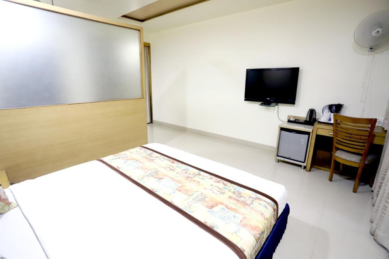 Hotel Blue Pearl Bhopal Exterior photo
