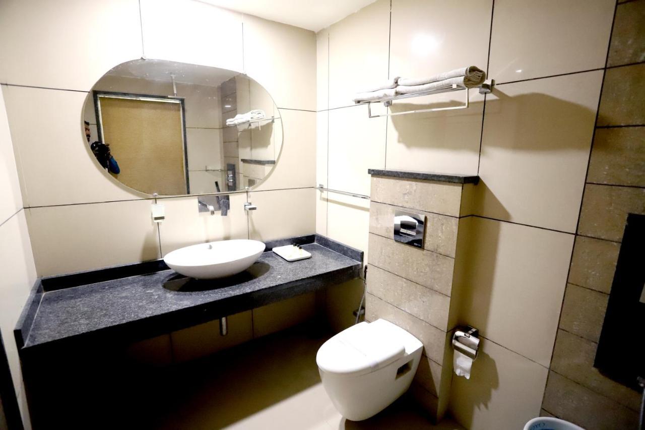 Hotel Blue Pearl Bhopal Exterior photo